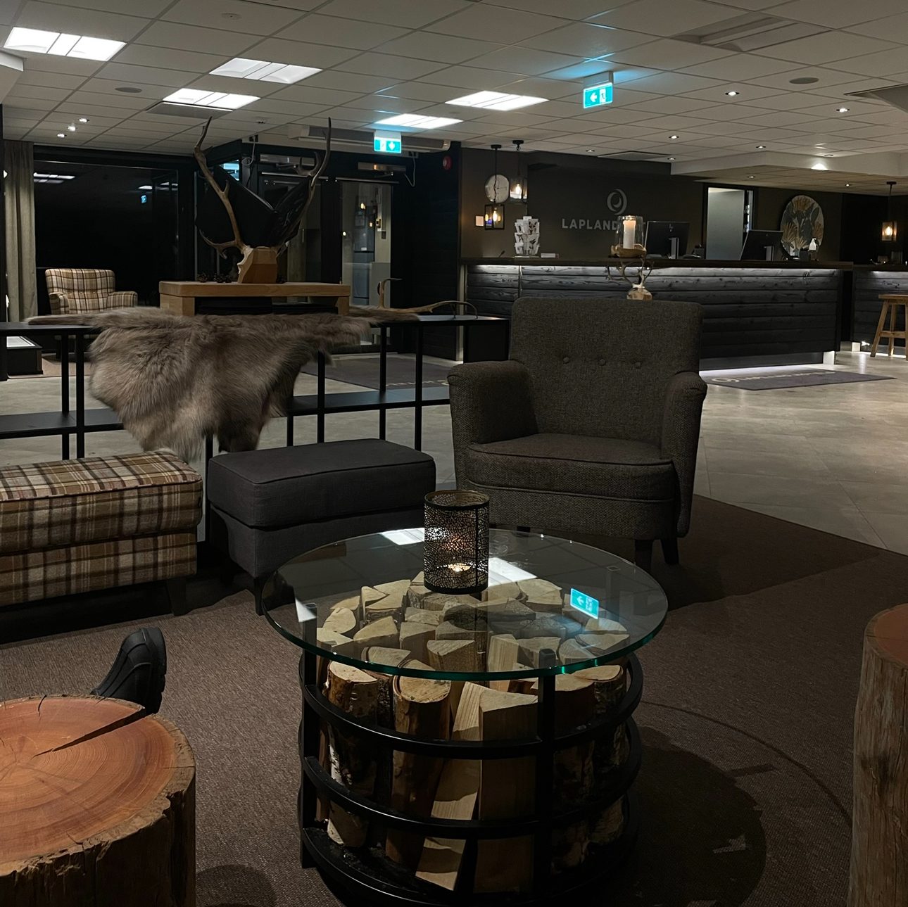 5 star hotel reception with wood carvings and Finnish design